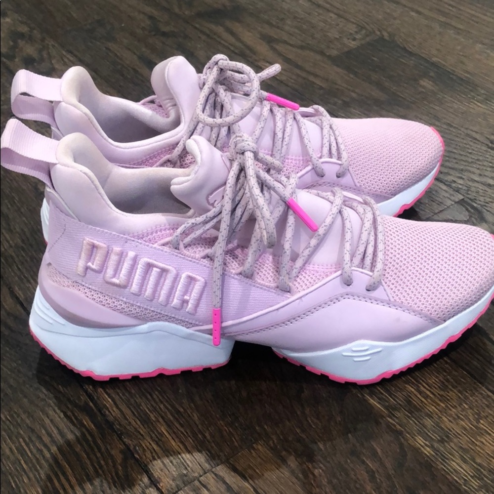 PUMA Sneakers